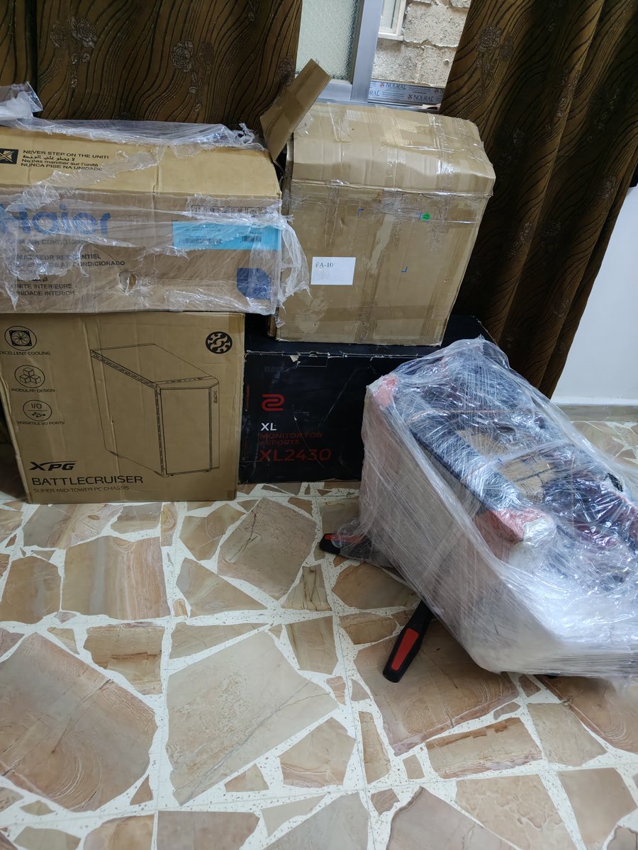 guess who finally got his PC parts shipped after over a month 👀

got to sort a proper home battery system, then I will be back 🙏

on 512kb/s internet connection tho 🤣