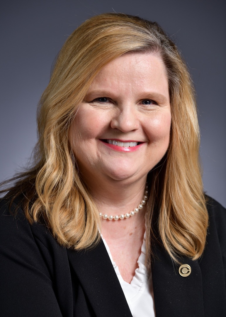 🌟 Congratulations to Donna Turner on her promotion to Senior Vice President, Loan Processing Manager! 🎉 We can’t wait to see how her leadership will further elevate our loan processing operations. 💪👏 #Success #Congratulations #CentralBank