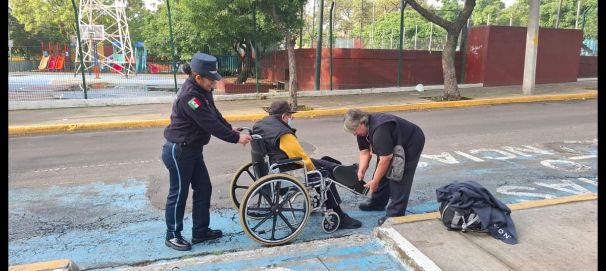 🚔Nos acercamos para atender, orientar y proteger. 🚨
👮🏽‍♀️Porque la confianza se gana caminando junto a la gente. 👮🏽‍♂️
#ProtectoresdelaNación #MásCercaMásSeguros