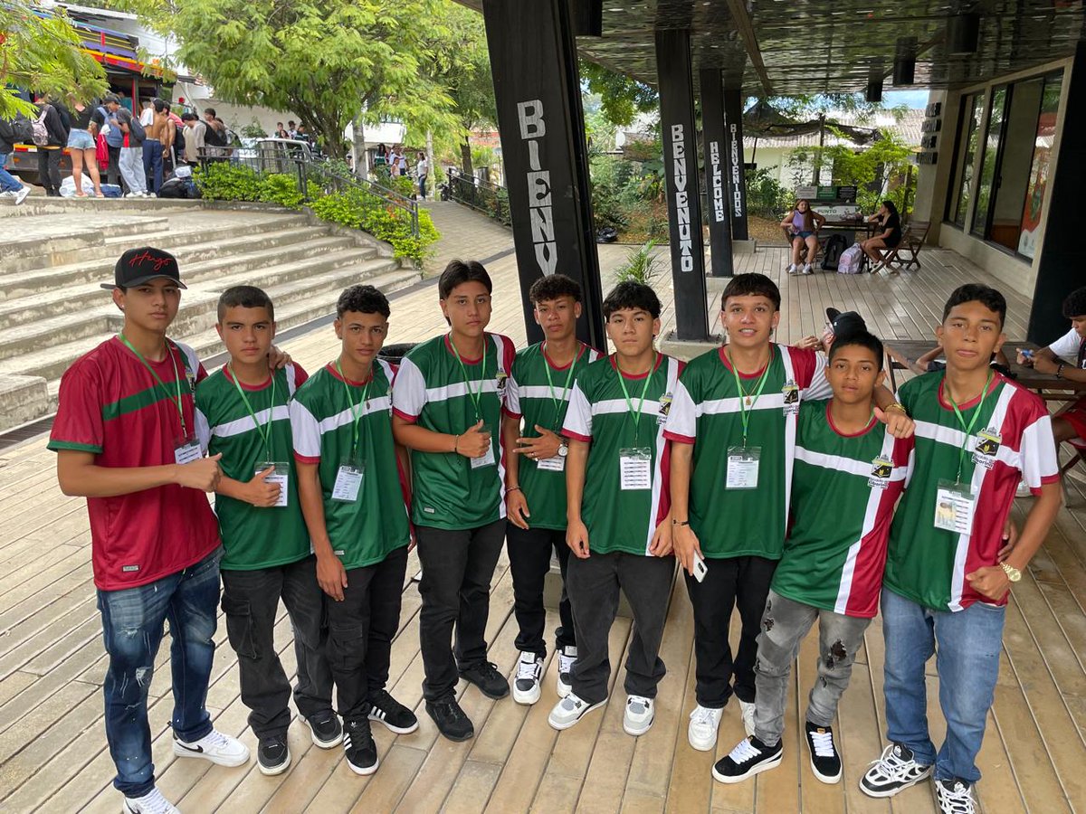 Nuestro municipio participó con entusiasmo y talento en los Juegos Intercolegiados Zonal Sopetrán 2025, representándonos con varios equipos en disciplinas como fútbol de salón, fútbol sala, patinaje y voleibol 
#FirmesPorLaReconciliaciónYLaVida