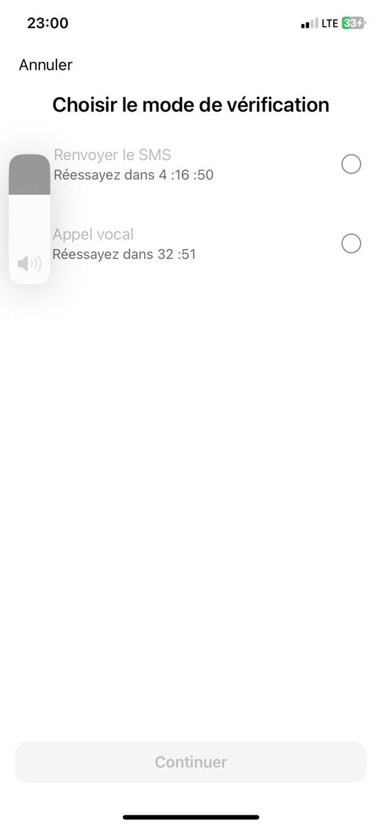 Patient243's tweet photo. @WhatsApp j’ai un soucis svp 
Quelqu’un peut m’aider à résoudre ce problème!??ça persiste https://t.co/eGuOfn0O9t