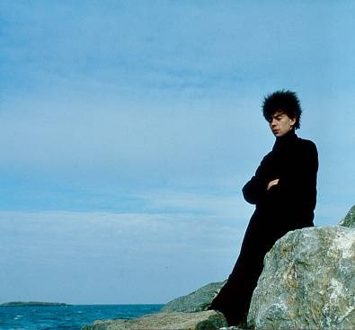 Ian McCulloch in Howth, Dublin (1982)