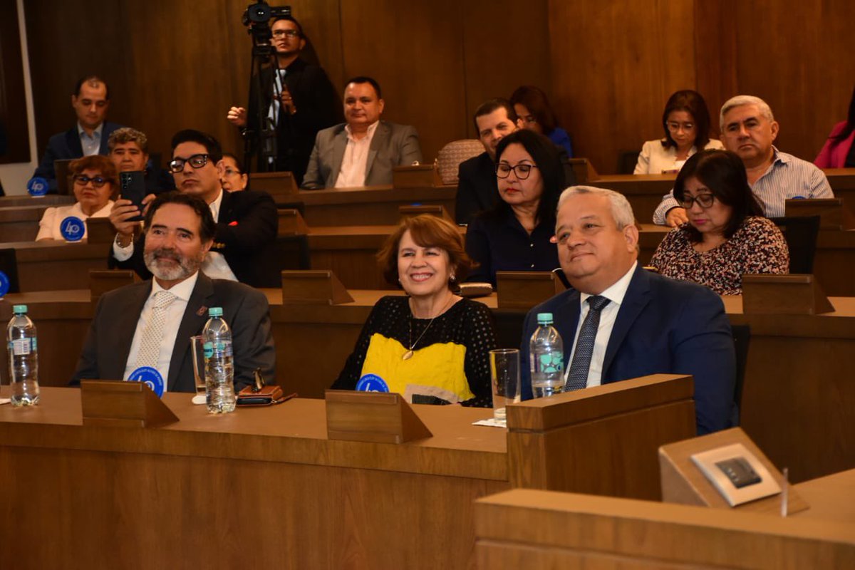 La #Uleam presentó en la UEES agenda de logros y desafíos por sus 40 años. El rector #Dr. Marcos Zambrano, ante personalidades del mundo académico describió como la Uleam se va convirtiendo en una institución renovada que mira hacia la internacionalización.