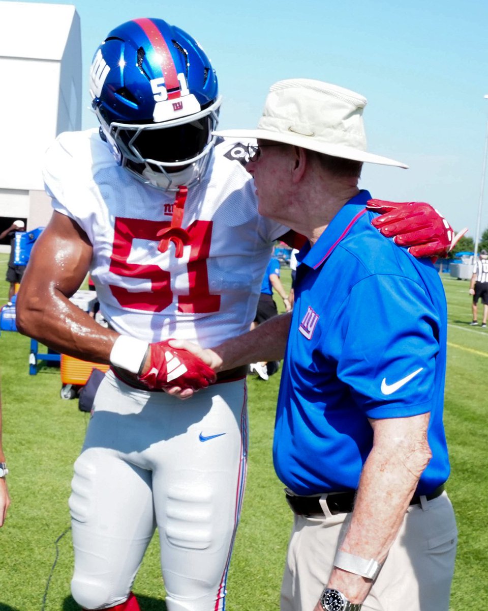 Coach Coughlin stopped by practice 🤝