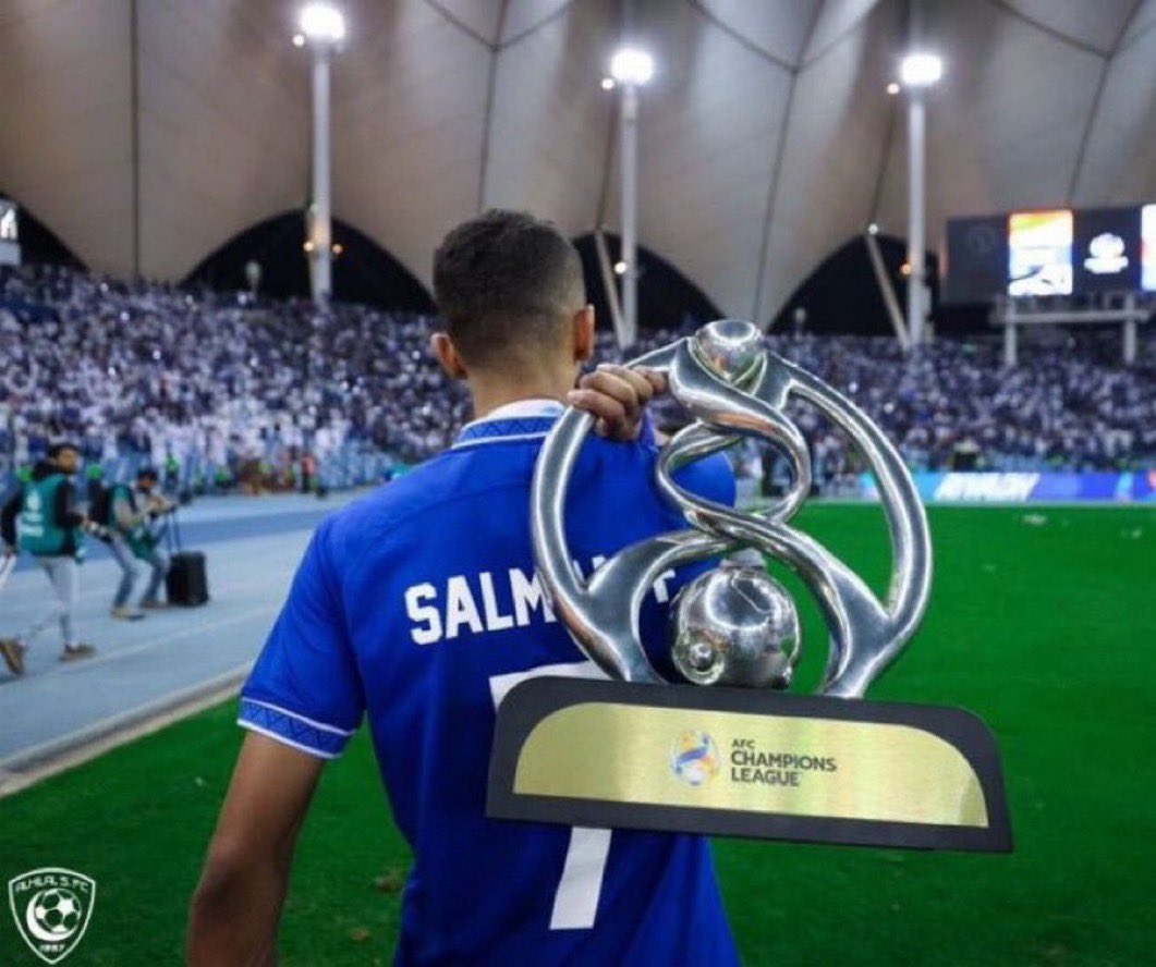 من كان يشجع بن نافل فليرحل معه 

#الهلال لم ولن يتوقف على أحد.
-