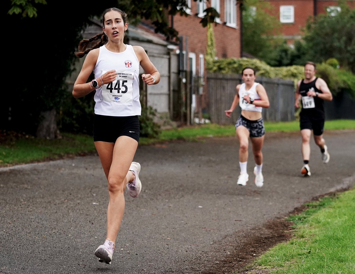 Ed Mayes Photography (@edmayesphoto) on Twitter photo Photo highlights from tonight’s <a href="/LWAC1911/">Lincoln Wellington AC</a> Memory Mile.
Full set here- facebook.com/media/set/?van… Photo highlights from tonight’s <a href="/LWAC1911/">Lincoln Wellington AC</a> Memory Mile.
Full set here- facebook.com/media/set/?van…