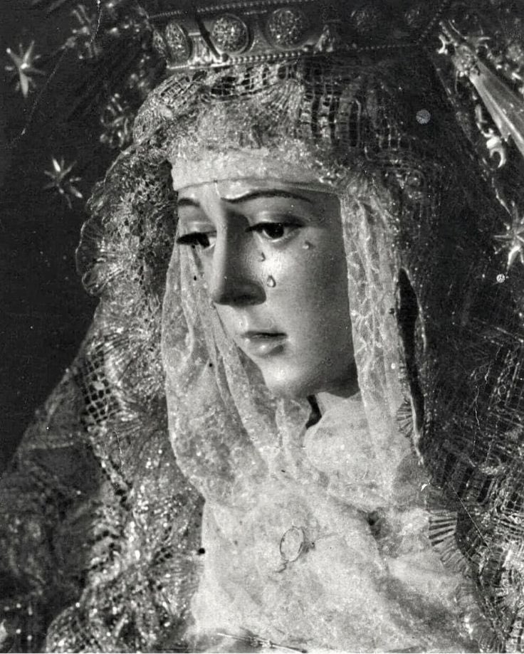 Detalles del informe del <a href="/IAPHpatrimonio/">IAPH</a> leído en el cabildo de la <a href="/Hdad_Macarena/">Hermandad de la Macarena</a>. Es una imagen del XVII. Arquillo recreció los párpados. Tiene xilófagos. Presenta humedad en la espalda.