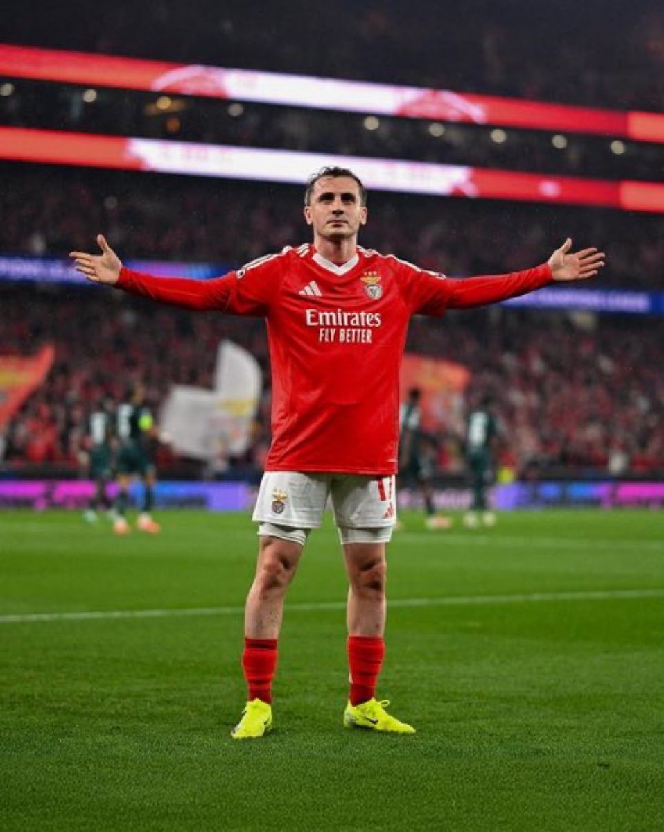 🚨Fenerbahçe, Kerem Aktürkoğlu için Benfica ile görüşme halinde. (343)

Fenerbahçe’nin teklifi:
20 M€ bonservis ücreti 
Yıllık 4 M€ maaş 

Benfica ve Kerem’in isteği:
30 M€ bonservis ücreti 
yıllık 5 M€ maaş