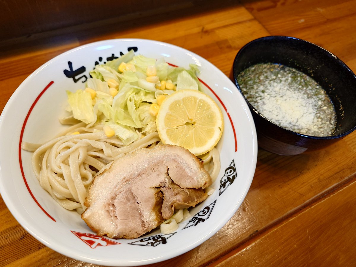 chibakara_3rd's tweet photo. おはようございます🔥

7/30日(水曜日)
本日も昼夜営業となります‼️

営業時間のご案内です❗
昼の部AM10:00~PM14:00
夜の部PM17:00〜PM19:00〜19:30(状況次第)
本日も夜の部2オペの為状況次第にはなりますが19:00〜19:30閉店と致しますのでご理解ご協力を宜しくお願い致します😭💦

昨日より再販の夏季限定
「冷製チリトマ油そば」(つけ麺変更可)
「冷製塩レモン油そば」(つけ麺変更可)
「冷やしサラダ中華」(つけ麺変更可)
「冷やし獄門油そば」
沢山のお客様に食べて頂けて感謝致します‼️
ありがとうございます🙇

本日も皆様のご来店お待ちしております👍✨