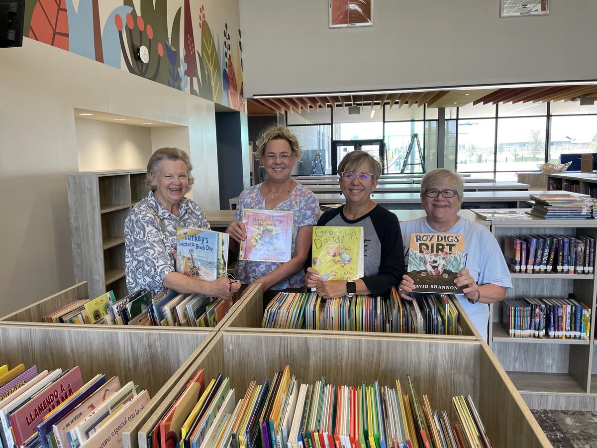Kristin Scott (@kscottlms) on Twitter photo Thank you to these wonderful ladies for helping shelve 10,200 books in THREE HOURS!🔥 <a href="/LockhartISD/">Lockhart ISD</a> #librariansrock #family Thank you to these wonderful ladies for helping shelve 10,200 books in THREE HOURS!🔥 <a href="/LockhartISD/">Lockhart ISD</a> #librariansrock #family