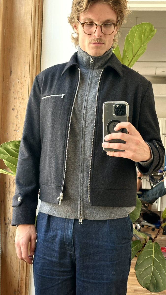 Cashmere full zip

RiRi 2 way