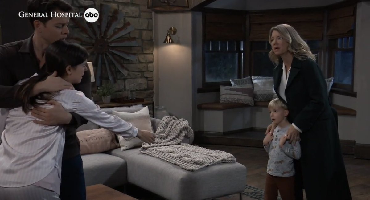 cdkmkt's tweet photo. Not the first time Willow’s been hysterical over losing her kids &amp; stopped by Michael 

Michael was a SA survivor and saw Kristina, Sam, and Willow threatened by men in the past (Carly, Liz etc) 

But grabbing a woman in anger by her arms to throw her out? Shaking her? 
No 
#GH https://t.co/PicLHinwJx
