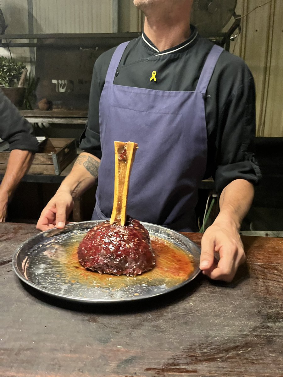 RonNimrod's tweet image. קרנבל של בשר זו אגדה, אבל אי אפשר לישון ככה, כיסחו לי את הצורה!