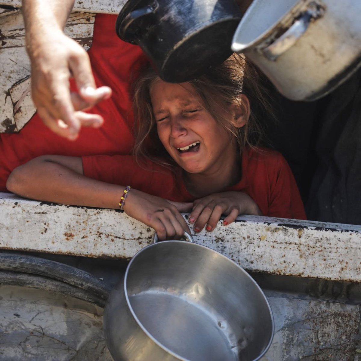 Why do we have to live through all this? I ask the world. Isn't what happened to us enough for you tMore to end this genocide ?I hope this nightmare ends for the sake of the children of Gaza 💔😔🙏
gofund.me/934d8cb2