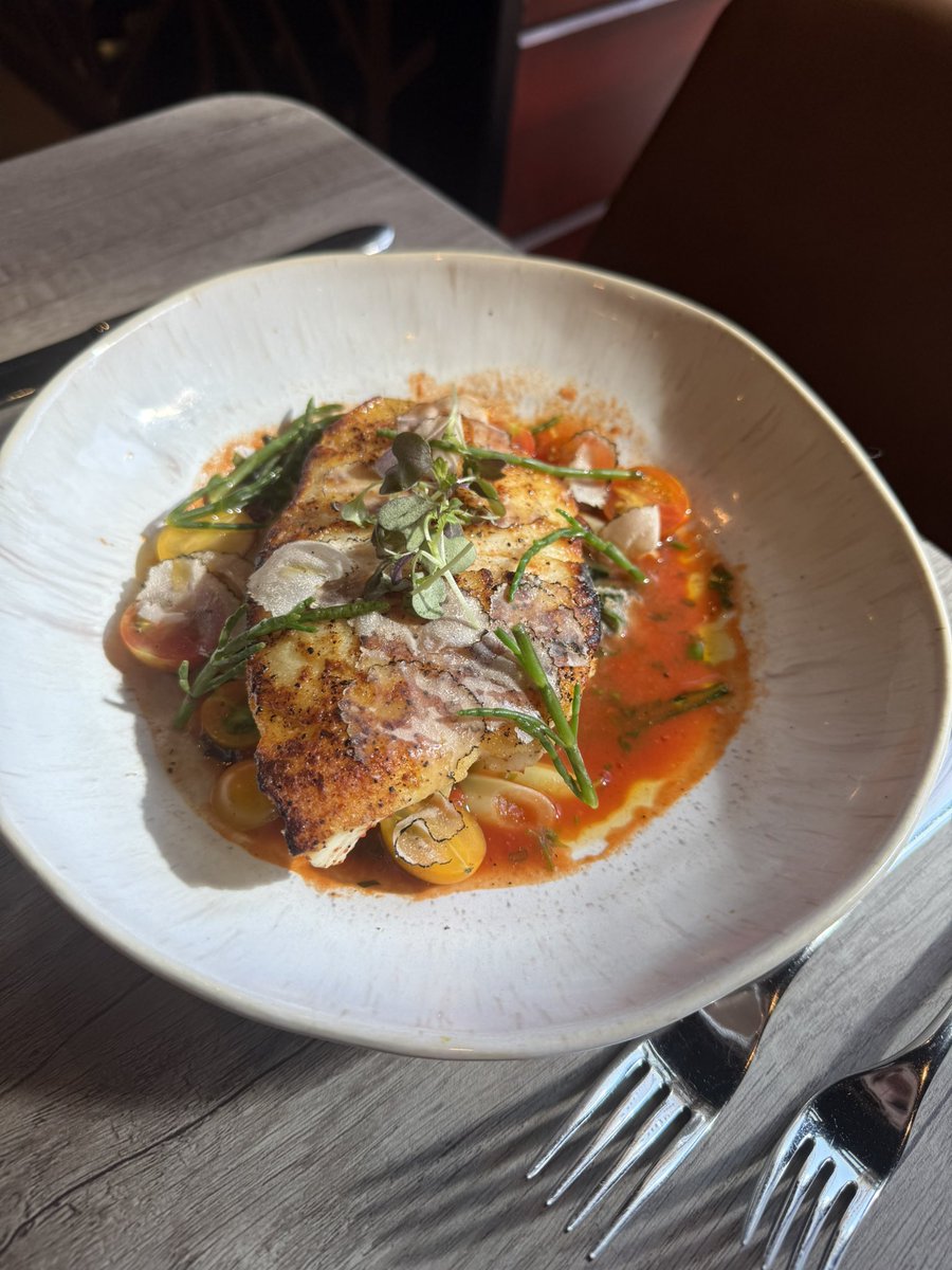 coqpot 🐓 (@coqpotofficial) on Twitter photo …and again <a href="/ChefMarcAlvarez/">Marc Alvarez</a> is making me hungry 😋
halibut and summer truffles, yellow wax beans and lemongrass-infused tomato …and again <a href="/ChefMarcAlvarez/">Marc Alvarez</a> is making me hungry 😋
halibut and summer truffles, yellow wax beans and lemongrass-infused tomato