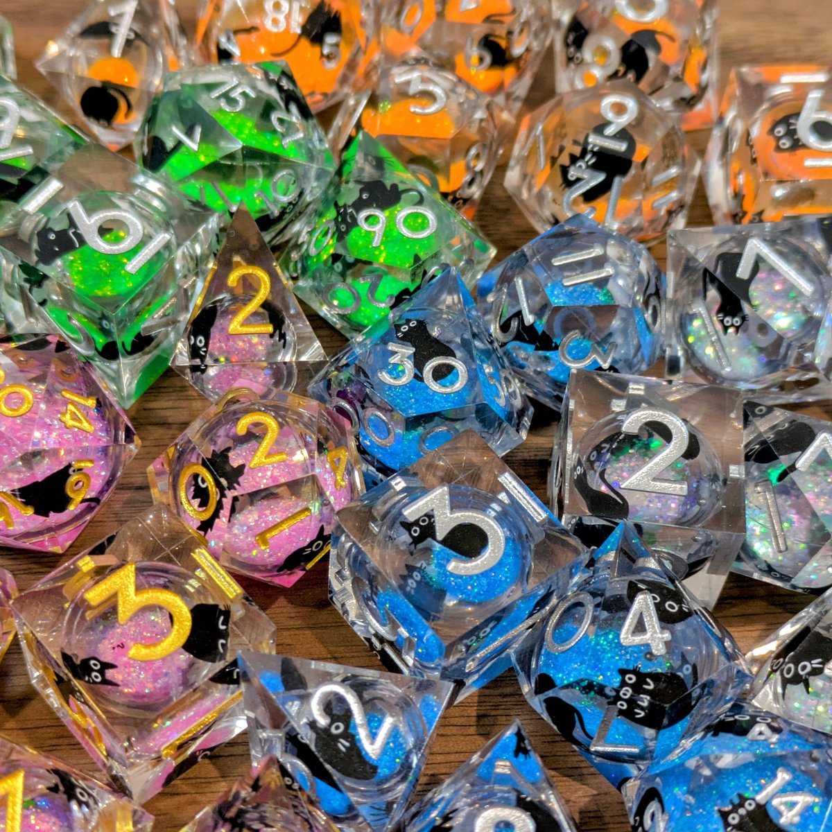 As if your games weren’t chaotic enough - these dice are here to bring a touch of feline energy to your adventures.
Check them out dicedragons.co.uk/products/black…

#dnddiceset #dnddice #dicegoblin #diceset #dicedragon #dungeonsanddragons #dnd5e #ttrpgdice #diceshop #ttrpg #ttrpgdicesets