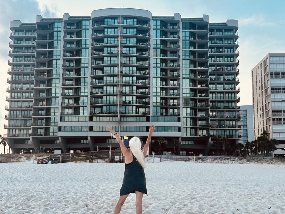 BrettRobinson1's tweet image. From sandcastles to sunsets, these are the moments that stay with you forever. Thanks to the Yates Family for sharing this perfect #BRVacations memory from Phoenix IX! 

What’s YOUR favorite Gulf Shores memory? Share it below or tag us to be featured!