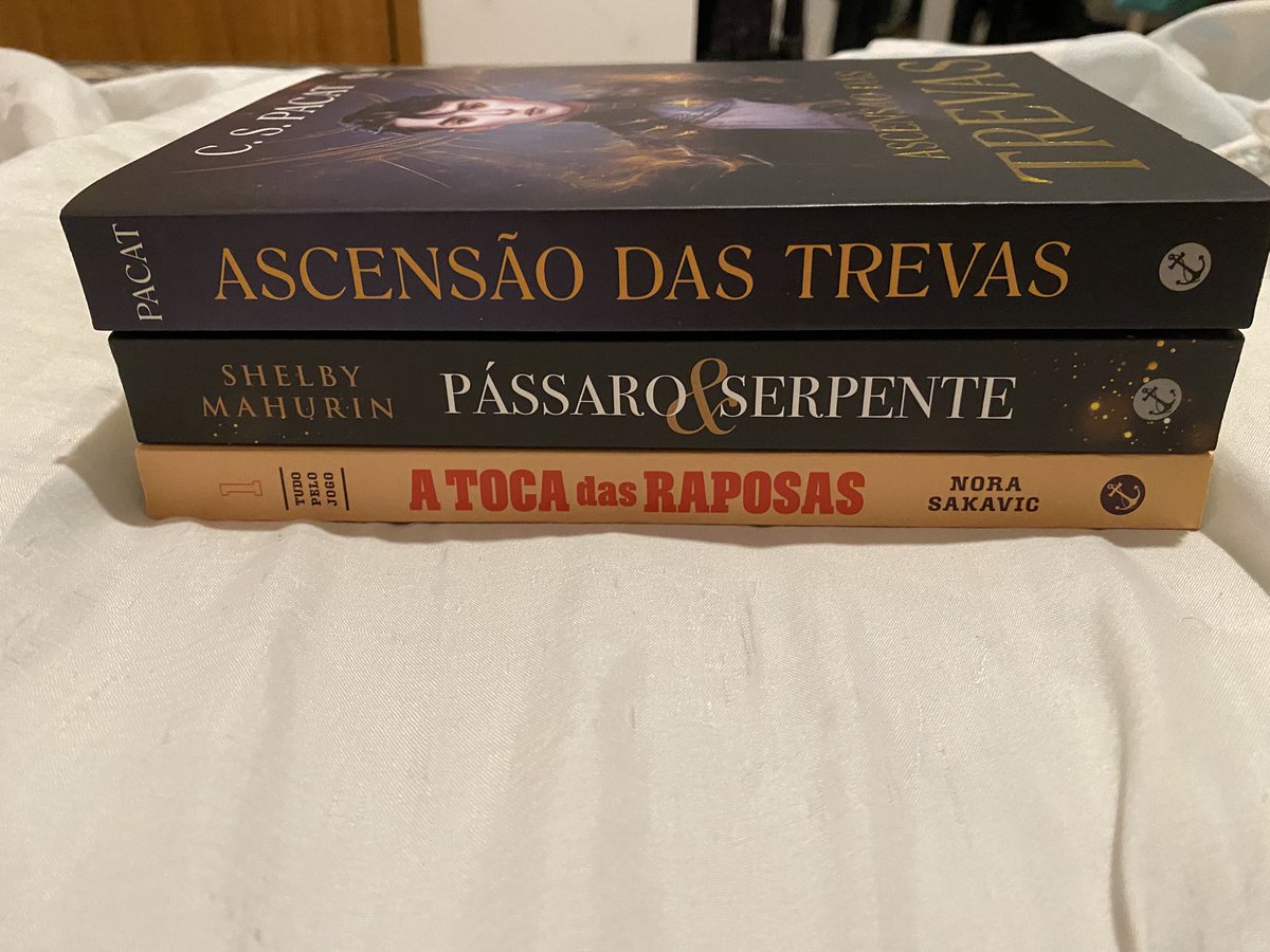 Starsfallse's tweet image. Estou desapegando desses livros, estão novos nunca usados bom estado.
Quem quiser manda DM!!