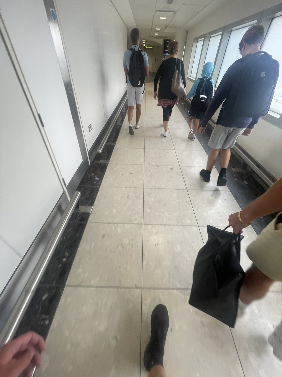 🏴󠁧󠁢󠁥󠁮󠁧󠁿😓