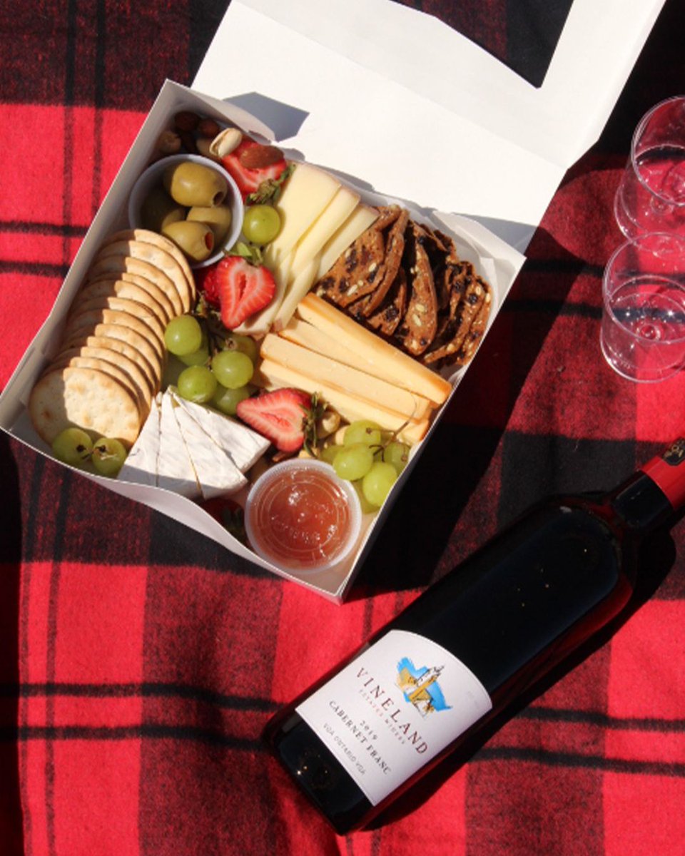 I’ll take one charcuterie box to go, please. 🙋

Stop by the Wineshop for a wine tasting and charcuterie platter. 🧀

Enjoy indoors or anywhere on our property! 🍃

Learn more at bit.ly/VinelandTasteA….