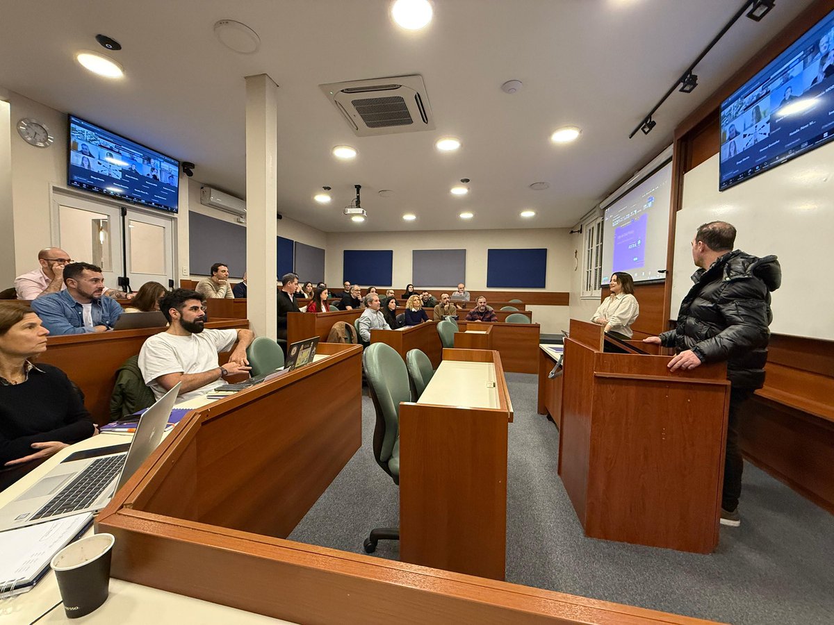 Daniel Monastersky (@identidadrobada) on Twitter photo En la clase híbrida de nuestra diplomatura en Data
Governance & Privacy de la
Universidad Austral.
cc <a href="/padamovic/">Pedro Adamović 🇦🇷🇭🇷</a> <a href="/FMalaureille/">FMP</a> <a href="/ChMiller/">Christian H. Miller</a> En la clase híbrida de nuestra diplomatura en Data
Governance & Privacy de la
Universidad Austral.
cc <a href="/padamovic/">Pedro Adamović 🇦🇷🇭🇷</a> <a href="/FMalaureille/">FMP</a> <a href="/ChMiller/">Christian H. Miller</a>