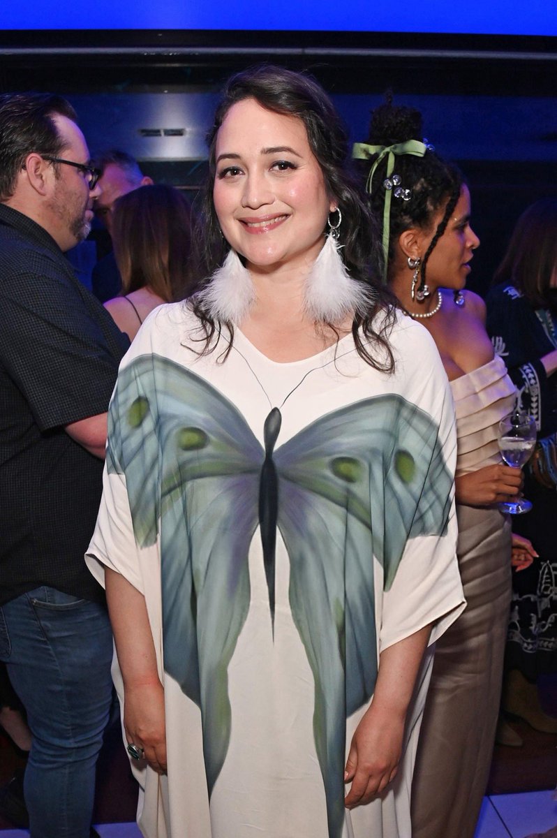 Lily Gladstone Updates tweet media