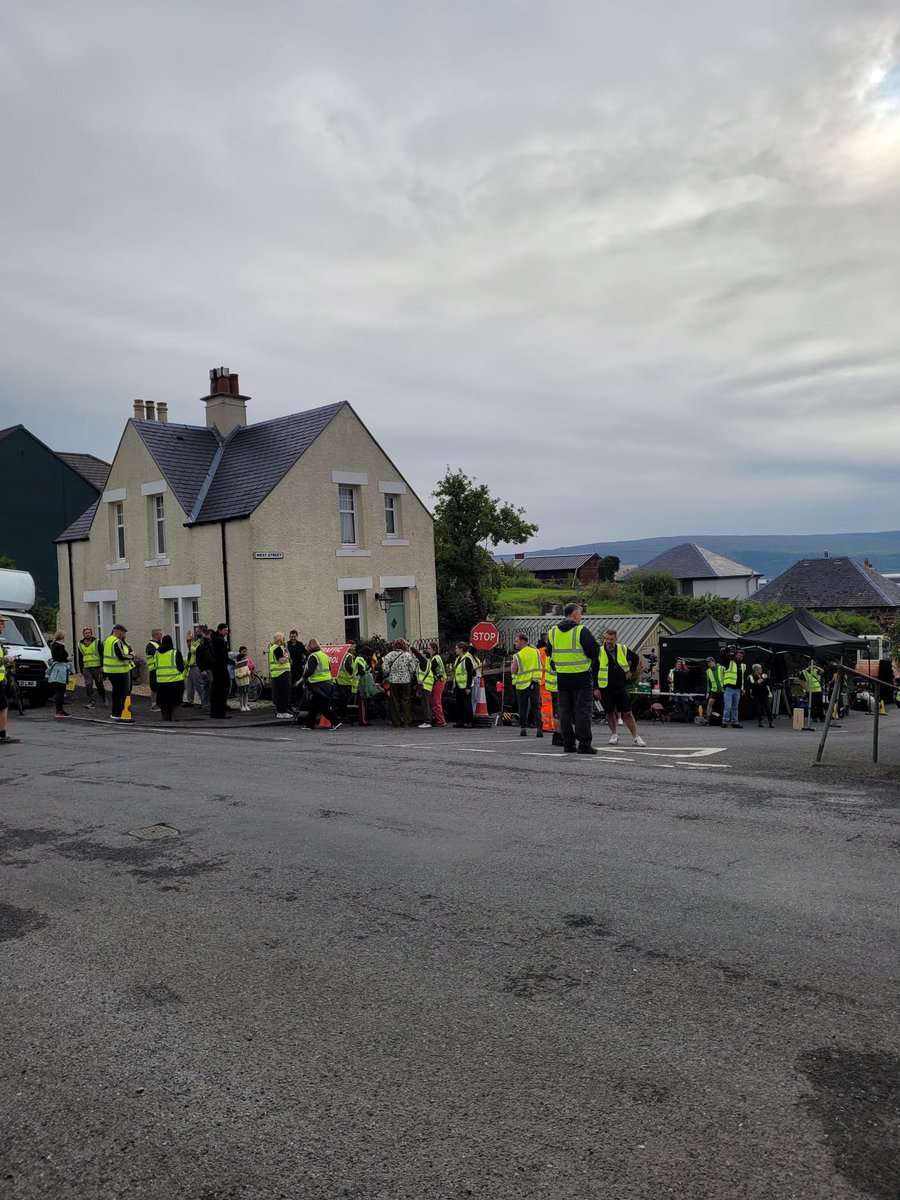 Will_Cottage's tweet image. "What's the story Balamory..." After an 18-year gap, film crews arrived in Tobermory today to film scenes for the brand new series of Balamory due on our screens next year. These pics pretty much outside Willow Cottage B&amp;amp;B! #Tobermory #Balamory #Mull #Scotland
