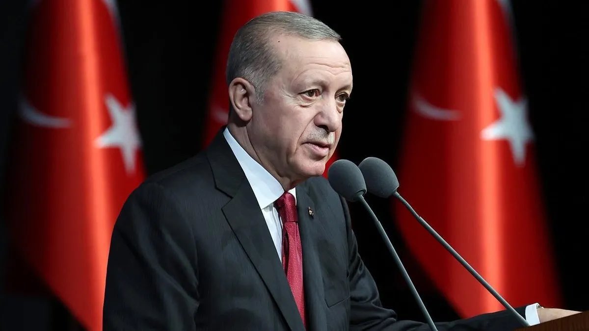 الرئيس أردوغان:

آمل أن نرى الأيام التي تم فيها محاسبة أولئك الذين ارتكبوا الإبادة الجماعية ضد شعب غزة أمام القانون والتاريخ.