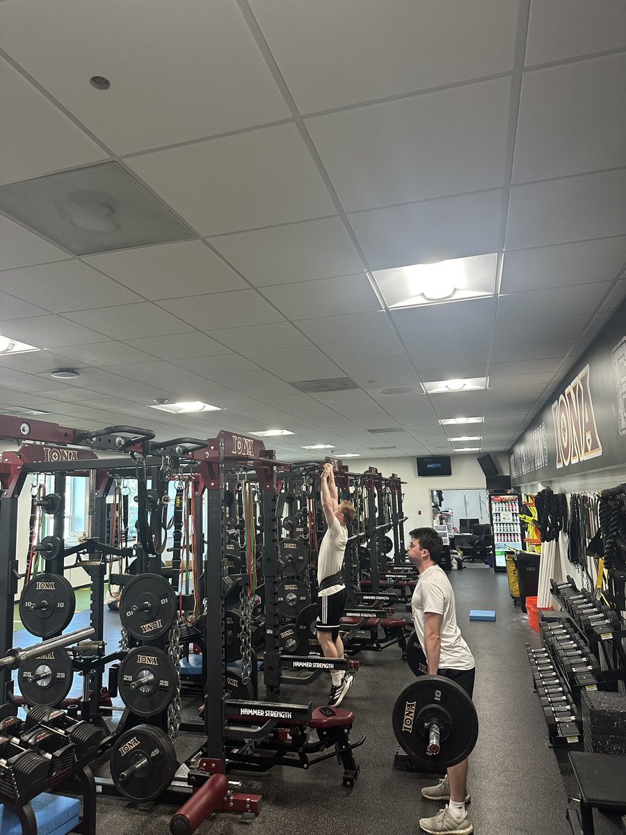(2-0) IONA MBB MANAGERS (@ionamanagers) on Twitter photo Work starts in the weight room and ends on the hardwood. T-14 weeks. <a href="/FU_Managers/">Fordham MBB Managers</a> <a href="/MountManagers/">Mount Managers</a> <a href="/ManagerGames_/">Manager Games</a> Work starts in the weight room and ends on the hardwood. T-14 weeks. <a href="/FU_Managers/">Fordham MBB Managers</a> <a href="/MountManagers/">Mount Managers</a> <a href="/ManagerGames_/">Manager Games</a>
