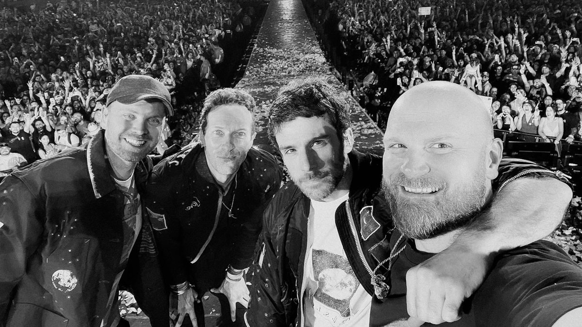 coldplayaccess's tweet image. 💫🤳 G, W, J &amp;amp; C!