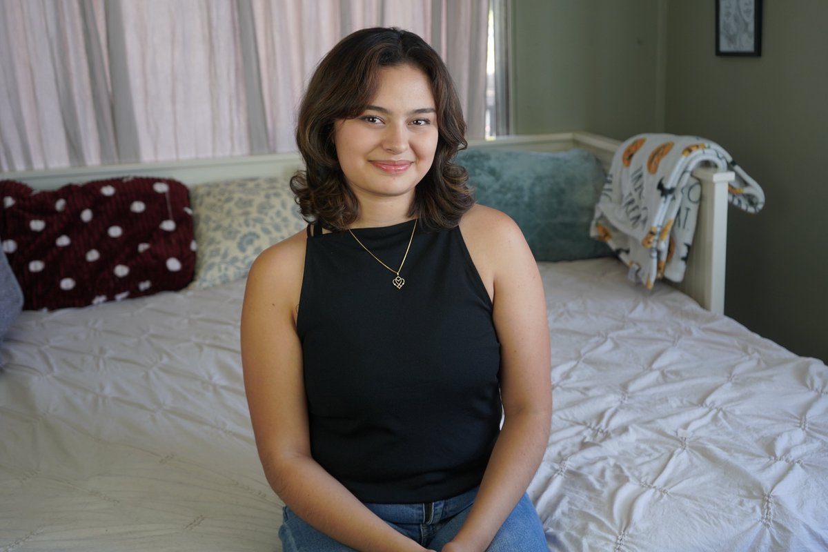 Melissa felt fine donating blood at her high school blood drive, then came a life-changing call. Tests found acute myeloid leukemia. Watch Here story Here:  dropbox.com/scl/fi/26ga7b9… #LifeStream #CancerSurvivor