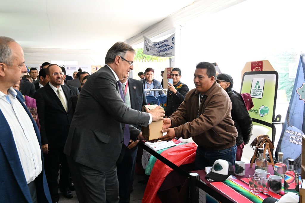 Economía México tweet media