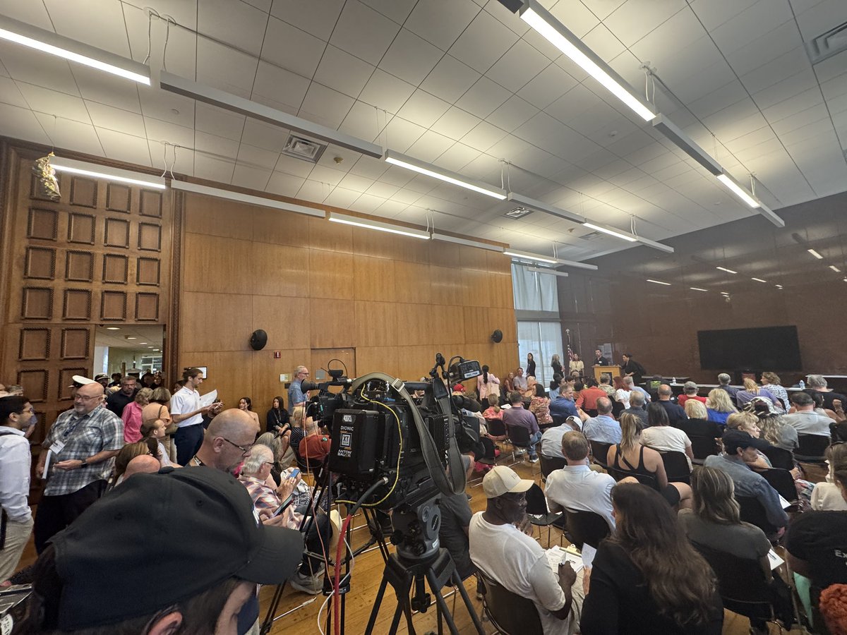 <a href="/ShereeWLWT/">Sheree Paolello WLWT</a> <a href="/rhirschheimer/">Rachel Hirschheimer</a> <a href="/WLWT/">WLWT</a> Packed house for tonight’s DRC Meeting