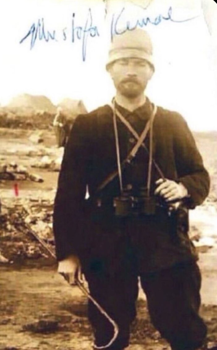 Türkmen obalarından göçer anneler
Ne yuvaları kaldı, ne de haneler.
Gök kubbeyi sarsar mazlum feryadım
Elbette bir gün güler bize seneler bize seneler...

Türk; övün, çalış, güven...
#HainsizTürkiye 
#eğrisopalıdoğruadamlar