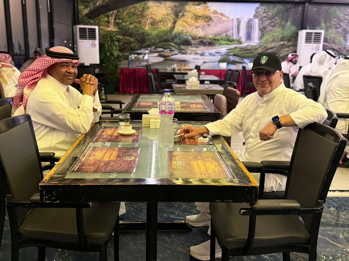 حياك الله زميل الدراسة وأخي وصديقي الغالي الملكي الدكتور خالد هوساوي ونورت الكويت🇰🇼🇸🇦
<a href="/hawsawik2002/">د. خالد هوساوي</a>