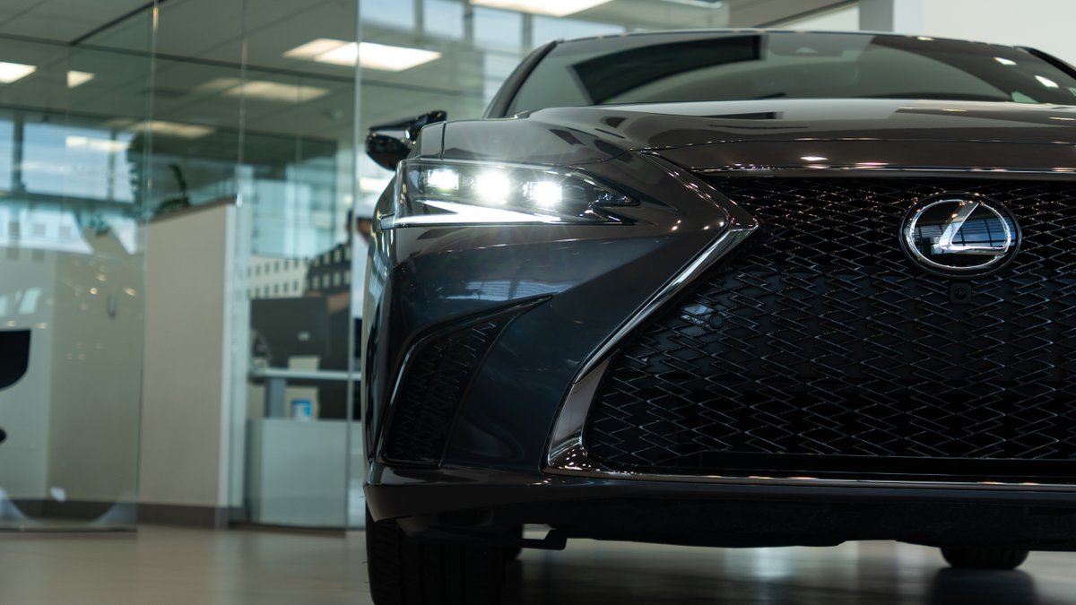 The 2025 Lexus ES captures luxury in every detail.
–
From its sweeping lines and signature spindle grille to its handcrafted interior finishes, this sedan is elegance—refined and redefined.
–
Full #VehicleSpotlight coming this week!