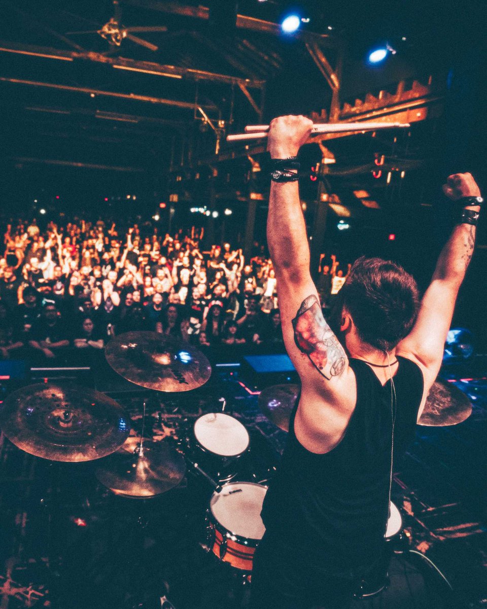 Only 5 more shows left on this run...
Tonight we're bringing the heat to Lincoln, NE! 🤘🐻🤘

📷 Brian Krahe