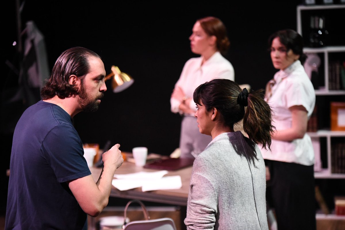 🎭 𝐇𝐎𝐘 𝐇𝐀𝐘 𝐅𝐔𝐍𝐂𝐈𝐎́𝐍 

🐺Quedan 2 funciones #𝐋𝐨𝐛𝐨𝐬𝐏𝐨𝐫𝐂𝐨𝐫𝐝𝐞𝐫𝐨𝐬 a las 20:30 en <a href="/ForoLucerna/">Foro Lucerna</a> 

🎟 𝐔́𝐋𝐓𝐈𝐌𝐎𝐒 𝐁𝐎𝐋𝐄𝐓𝐎𝐒 en taquilla y <a href="/ticketmaster_mx/">Benjamin Hernandez</a> 

No te pierdas de esta obra con <a href="/adriana_louvier/">Adriana Louvier</a> <a href="/marianagaja/">Mariana Gajá</a> <a href="/PedrodeTavira/">Pedro de Tavira</a> &amp; <a href="/sofespinosac/">@sofespinosac</a>