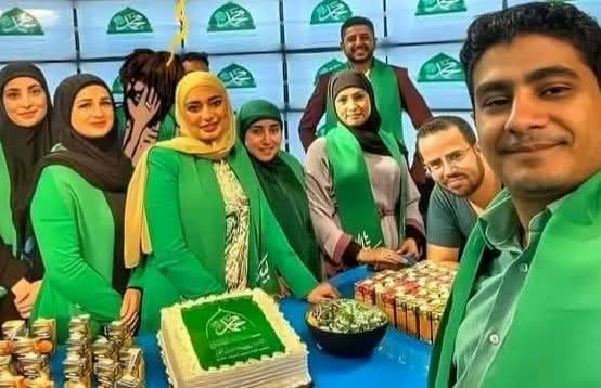 لا تعجَبوا أو تتعجّبوا من تعيين (معجب) في منصب يسمونه رئيس قطاع التلفزيون التابعة للحوثي
فمعجب يمثل المسيرة وقد خدمها كثيرا، وقد أعجبهم، ووافق مسيرتهم العجيبة، والطيور على معجبيها تقع.
وللمليشيا المعجبة بمعجب شؤون، والحاجة تأتي بمعجب من بيروت أو طهران 😅
وصلوا عليه وآله المعجبين.