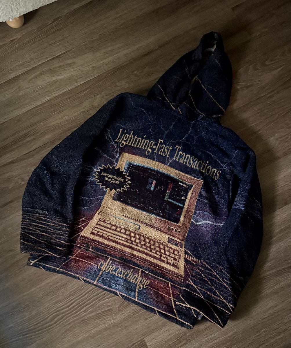 I have this one of one <a href="/cubexch/">CUBE</a> hoodie to giveaway for someone that engages with this tweet &amp; is trading on 🧊

Use the link below &amp; send me your cube ID after your first swap too