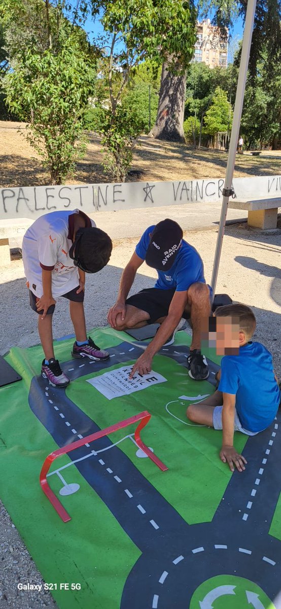 [#Prox] Ce mardi, le <a href="/RaidAventureRAO/">Raid Aventure Organisation</a> était dans le quartier de la #Busserine à <a href="/marseille/">Ville de Marseille</a>.
A nos côtés, nos collègues du Centre de Loisirs Jeunes de la <a href="/PoliceNat13/">Police nationale 13</a> et les <a href="/MarinsPompiers/">Marins-pompiers de Marseille</a>.
Plus de 400 #jeunes étaient présents à cette journée.

Avec le soutien de <a href="/AMPMetropole/">Métropole Aix-Marseille-Provence</a>