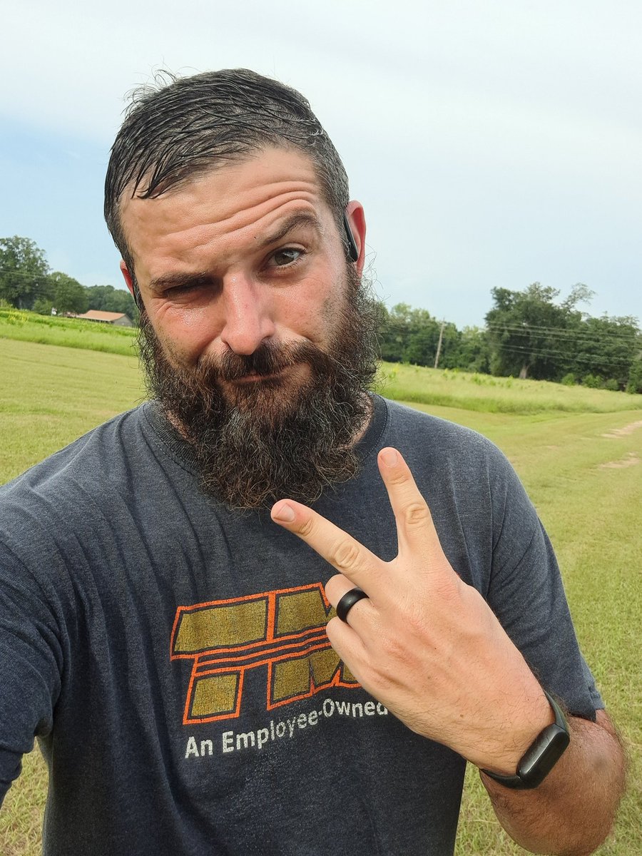 Day 2 of this 6 day run week is done with a fun 4 mile run 😁
Let's go!