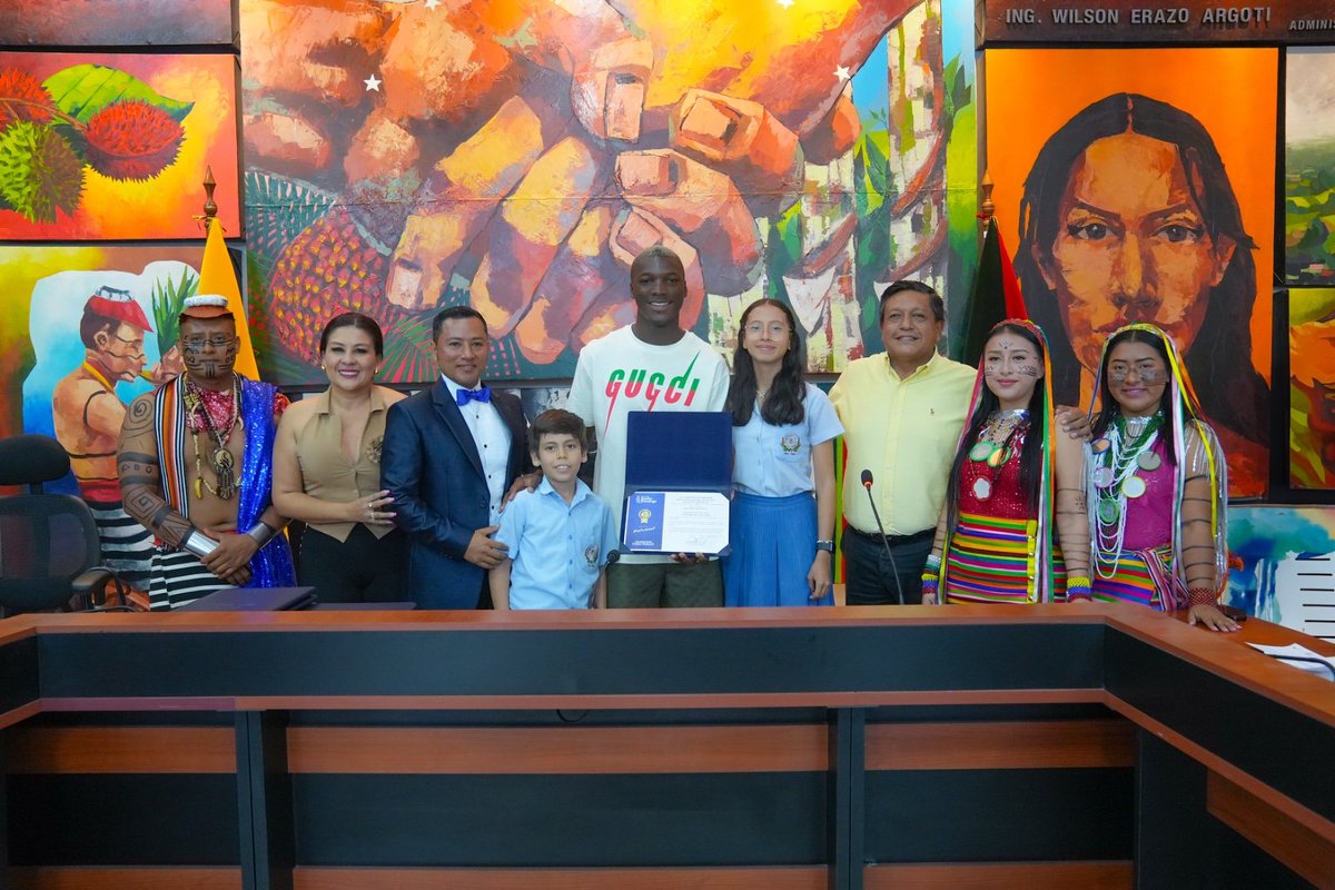 ¡Bienvenido a casa, <a href="/MoisesCaicedo__/">Moises Caicedo 🇪🇨</a>! Estamos emocionados de tenerte de vuelta en Santo Domingo. Para celebrar tus logros, construiremos 2 proyectos en tu honor:

El Polideportivo "Niño Moi" y la cancha de uso múltiple en la Mujer Trabajadora, donde creciste.