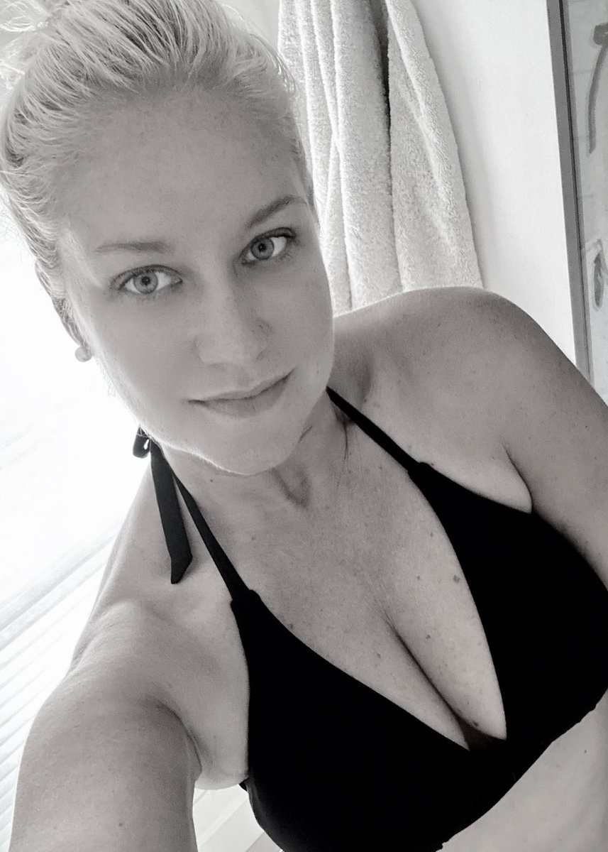 sgwilk22's tweet image. QP a selfie, but make it B&W  🖤 🤍 🇺🇸
