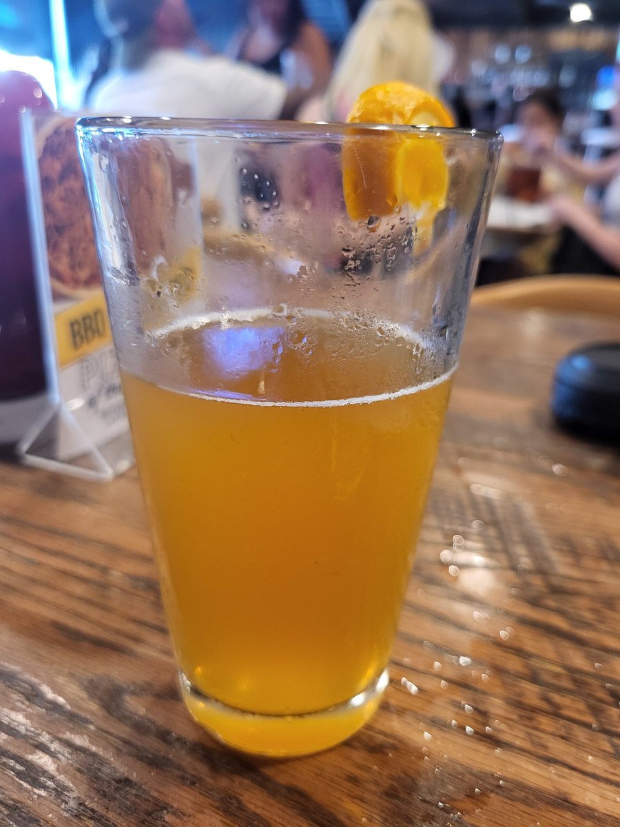 BloodRust88's tweet image. Nothing makes me appreciate a Blue moon like hot and humid weather