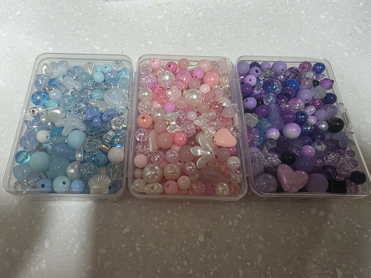 1200팔로워 기념 RT 이벤트

아침에 일어나보니 1200팔로워가 되었네요😆 1200팔로워를 기념하여 키링을 제작하여 1분께 보내드리려고 합니다.

사진 속 3가지 색상 비즈로 제작해드릴 예정이니 많은 관심과 참여 부탁드립니다🙇‍♀️ (탭💙🩵+쫜❤️🩷=💜)

💜 당첨자 발표 : 8월 1일
💜 배송방법 : 준등기