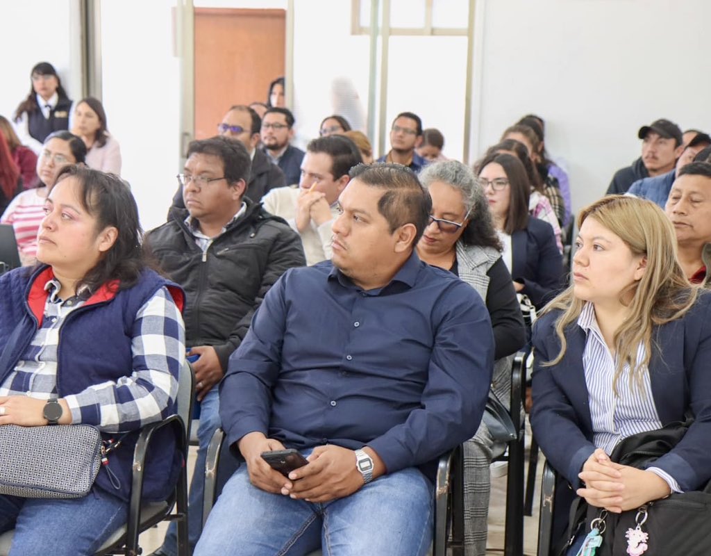 48 hidalguenses asistieron a la sesión informativa sobre el proceso de adopción, impartida por personal de la Procuraduría de Protección de NNAyF del #DIFH. 🌈🧩✨