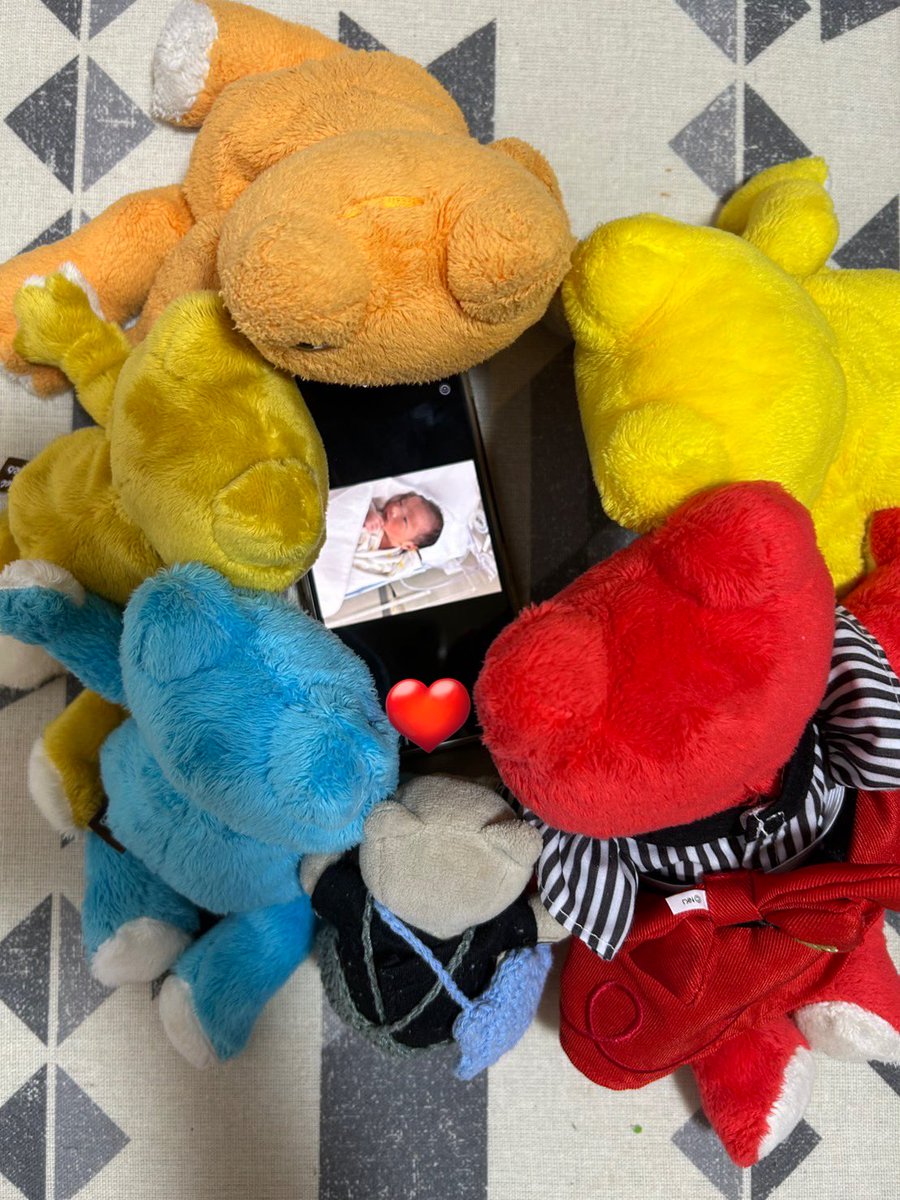 入院中、ゆずとやまぶきは
カキの家お泊まりでした🐸
赤ちゃん産んだんやで👶🏻