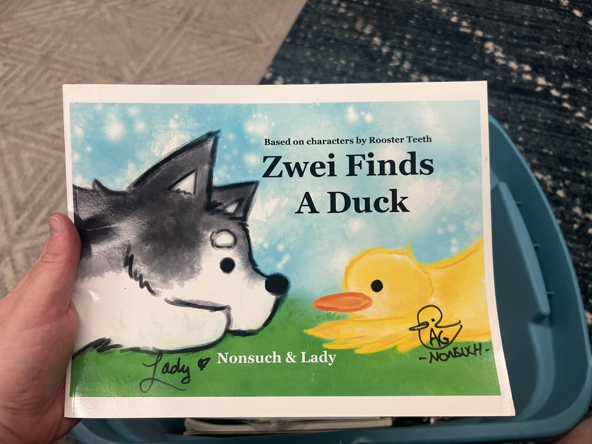 Unpacking a box of books in my office and I happened across this back from <a href="/DragonCon/">💐🌼Dragon Con 🌹🌺</a> years go. The first time meeting <a href="/AG_Nonsuch/">A.G. Nonsuch 🦆🦎🐟</a> &amp; <a href="/_teialuna/">🐰🌸🍵 | teia ᢉ𐭩</a> face to face and the start of some awesome commissions 💜