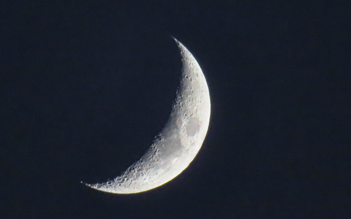 Antonio Rico (@antoniorico25) on Twitter photo La Luna nueva (26'3%) desde #Telde #GranCanaria <a href="/AEMET_Esp/">AEMET</a> <a href="/AEMET_Canarias/">AEMET Canarias</a> <a href="/TiempoRTVC/">El Tiempo RTVC</a> <a href="/lasextameteo/">La Sexta Meteo</a> <a href="/meteogc/">Meteo y paisajes Gran Canaria</a> <a href="/ElTiempo_tve/">El Tiempo en TVE</a> <a href="/el_tiempohoy/">El Tiempo Hoy</a> <a href="/ElTiempoA3/">El Tiempo de Antena 3</a> <a href="/VickyPalmaMeteo/">Vicky Palma</a> <a href="/Tiempo_Mercedes/">Mercedes Martín</a> <a href="/RAM_meteo/">RAM: Revista del Aficionado a la Meteorología</a> <a href="/EmiliaGlez1/">Emilia Glez</a> <a href="/MeteoredES/">Meteored | tiempo.com</a> <a href="/CedresEdgar/">Edgar Cedrés</a> <a href="/fcocachometeo/">Francisco Cacho</a> <a href="/EmocionesCan/">Emociones Canarias</a> <a href="/slaplana_tve/">Silvia Laplana</a> La Luna nueva (26'3%) desde #Telde #GranCanaria <a href="/AEMET_Esp/">AEMET</a> <a href="/AEMET_Canarias/">AEMET Canarias</a> <a href="/TiempoRTVC/">El Tiempo RTVC</a> <a href="/lasextameteo/">La Sexta Meteo</a> <a href="/meteogc/">Meteo y paisajes Gran Canaria</a> <a href="/ElTiempo_tve/">El Tiempo en TVE</a> <a href="/el_tiempohoy/">El Tiempo Hoy</a> <a href="/ElTiempoA3/">El Tiempo de Antena 3</a> <a href="/VickyPalmaMeteo/">Vicky Palma</a> <a href="/Tiempo_Mercedes/">Mercedes Martín</a> <a href="/RAM_meteo/">RAM: Revista del Aficionado a la Meteorología</a> <a href="/EmiliaGlez1/">Emilia Glez</a> <a href="/MeteoredES/">Meteored | tiempo.com</a> <a href="/CedresEdgar/">Edgar Cedrés</a> <a href="/fcocachometeo/">Francisco Cacho</a> <a href="/EmocionesCan/">Emociones Canarias</a> <a href="/slaplana_tve/">Silvia Laplana</a>